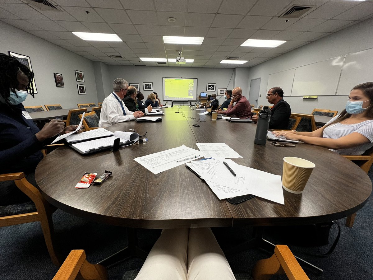 We continue in our 2030 Clean Energy Taskforce Subcommittee meetings with out team from @MDCPSCapital @MDCPS_Food & trasportation 🌳 🌳