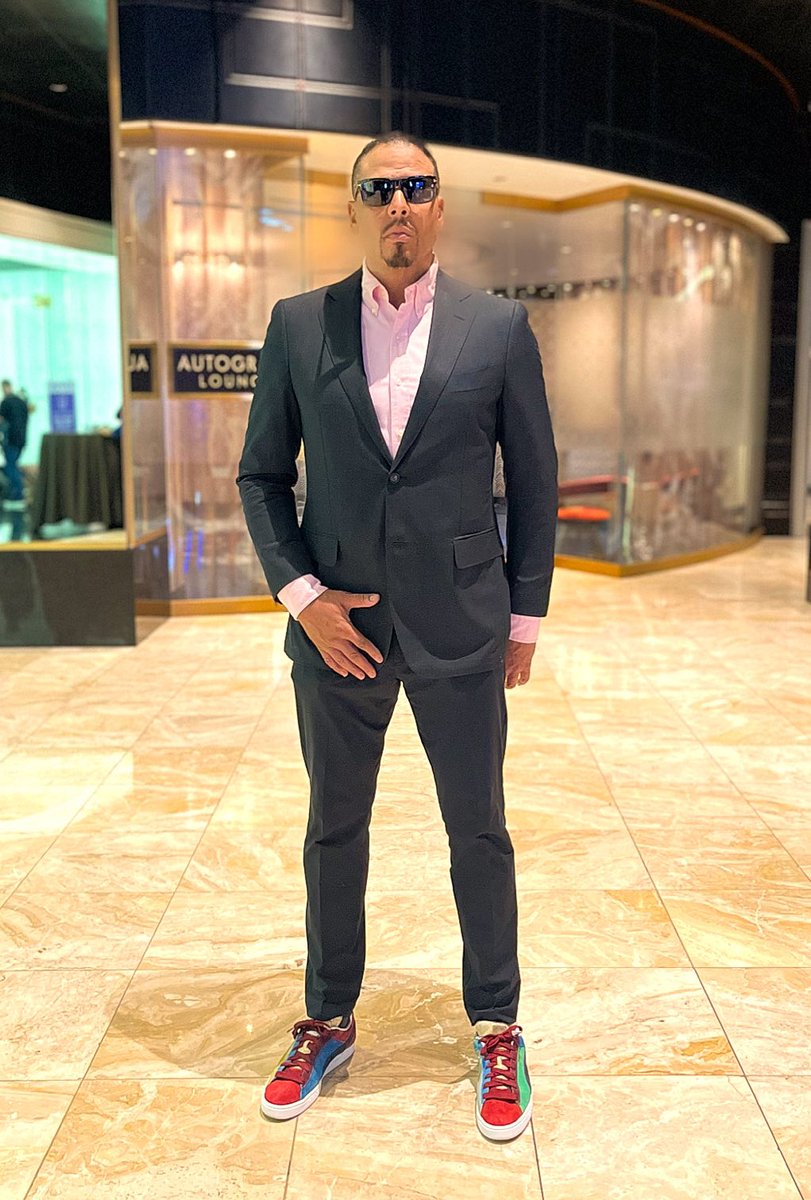 OfficialAlBSure's tweet photo. Radio Legend @ABGray aka #TonyGray A very humble thank you Sir! That coming from you, a pioneer of #RADIO means the wπrld! @LoveandRnbRadio @MajicDC also streaming Live via https://t.co/2MLlKauhJP but Only for the Grown & https://t.co/ypqPZ7NIKy https://t.co/5GaMSYCOis