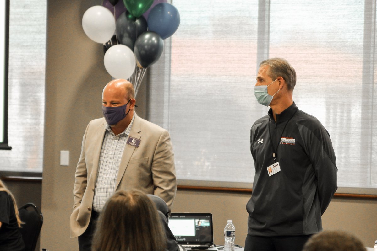 BGChamber's tweet photo. Supt. Gary Fields and Supt. Rob Clayton sharing about community leadership with @SCKLAUNCH Student Ambassadors from @BGHSPurplesNews, @GwoodHS, @SouthWarrenHigh, @WC_Dragons, @WEHSRaiders at the Chamber of Commerce today. 

@BGISD @WarrenCoSchools https://t.co/DNZ4wsxBiK