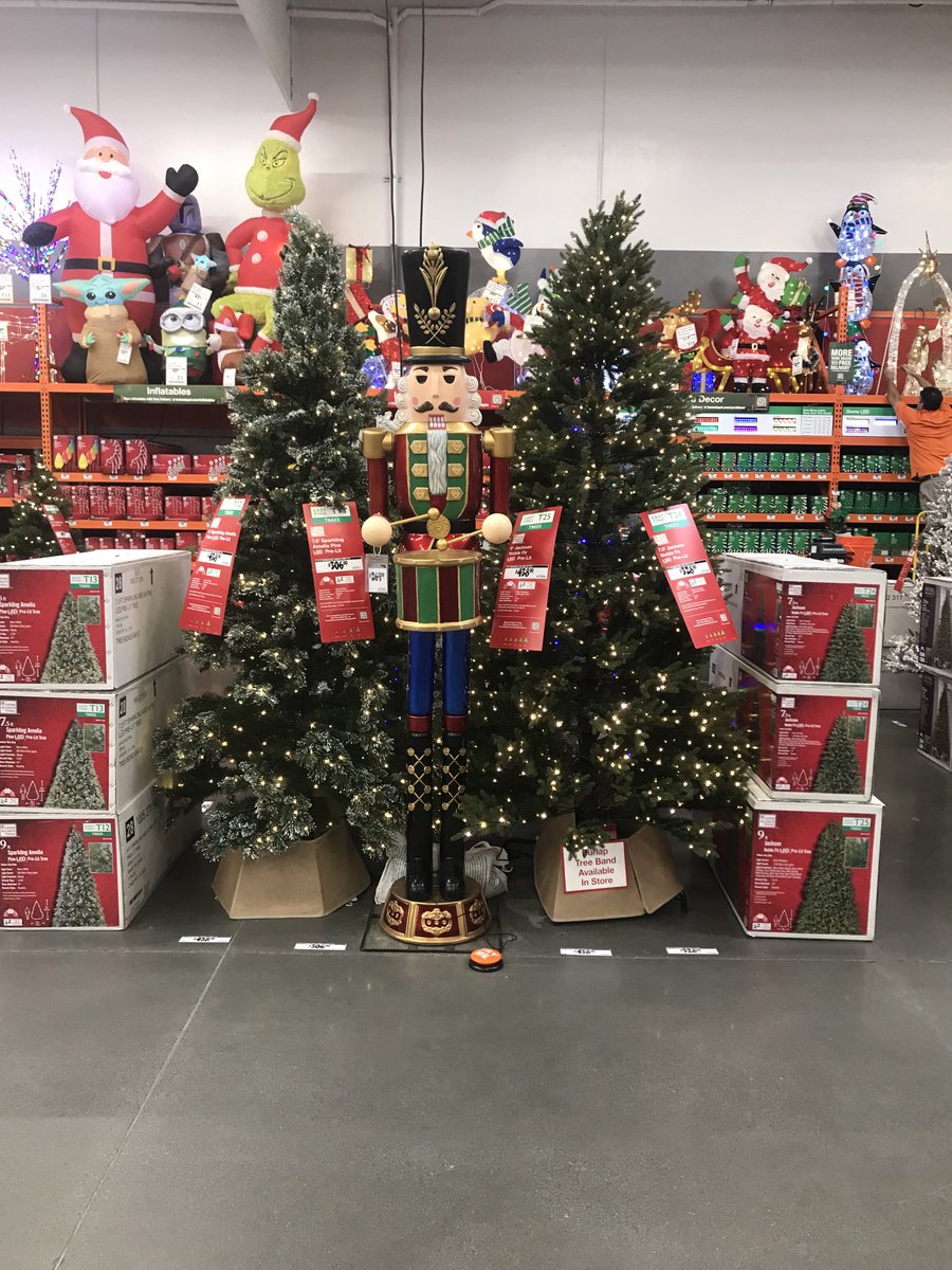 moises53412477's tweet image. 1009 /Xmas/Ready/ if you are/ come/ and see/ our/ Displays.