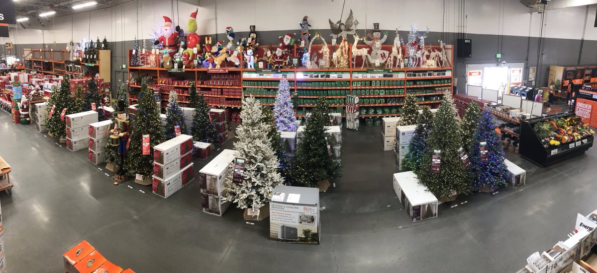 moises53412477's tweet image. 1009 /Xmas/Ready/ if you are/ come/ and see/ our/ Displays.