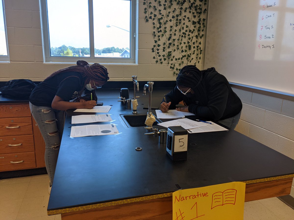 EarthyMaestra's tweet photo. Shot out to Ms.Wohlgamuth! First year teacher and always trying new things! SHS is lucky to have you! #newteacher #earthscience #stations #untimed https://t.co/1AFcgdFJb4