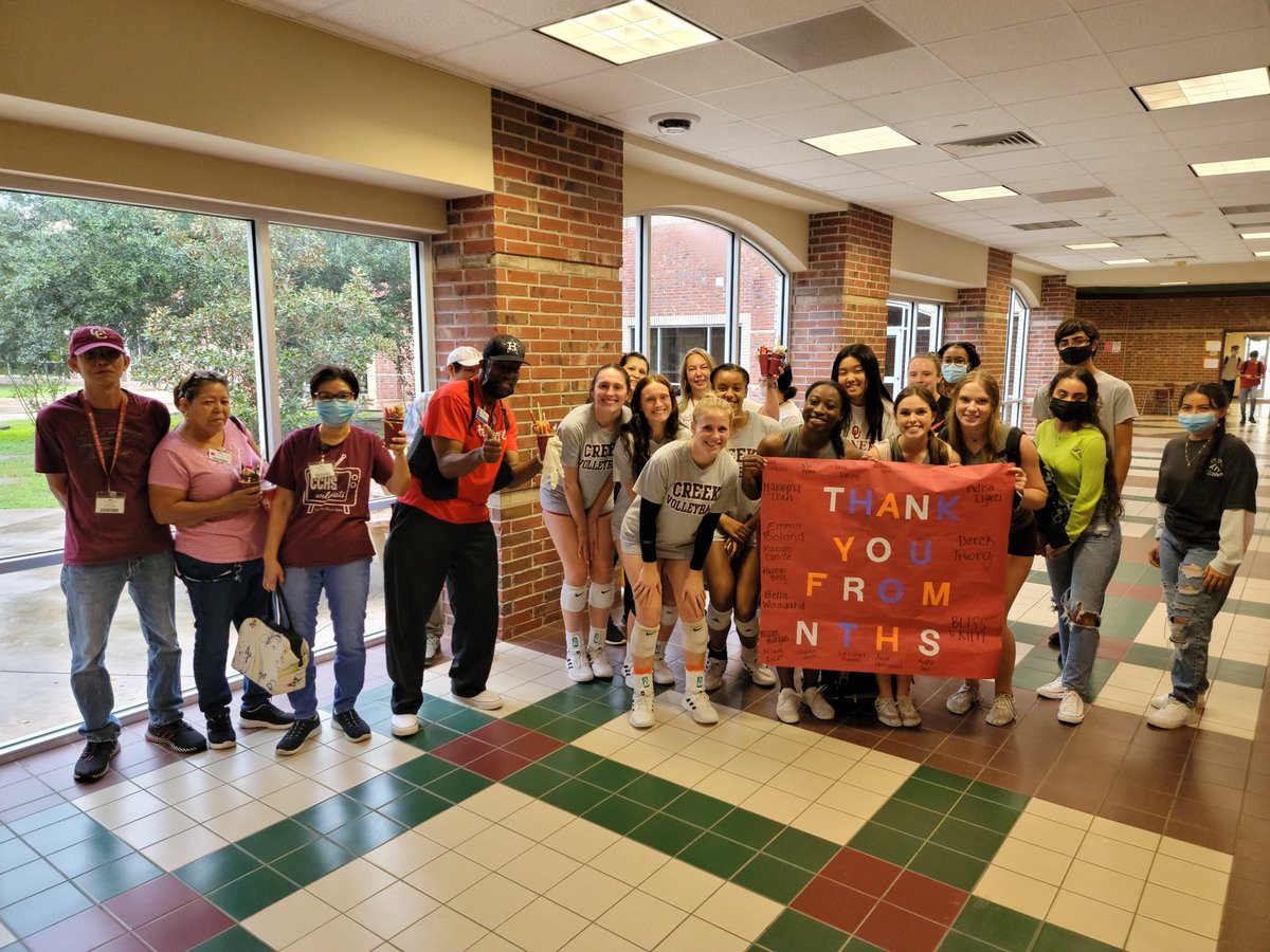 CreekWildcats's tweet photo. The Wildcats love our custodians. Thank you for all you do. You are a vital part of teaching and learning. @ClearCreekISD https://t.co/aC4NWFR8aE
