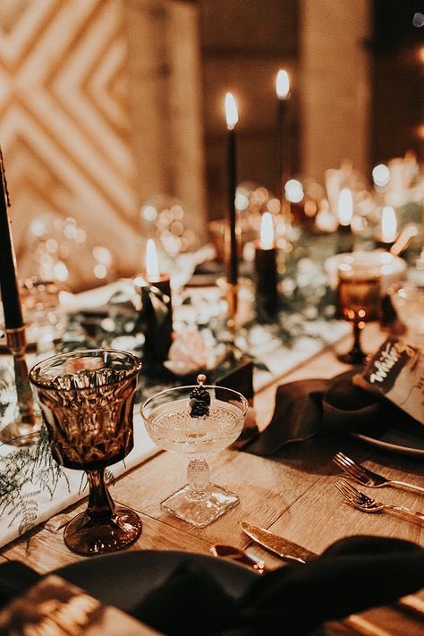 kmsation's tweet photo. Partying at the beach until nightfall, and now it’s time to savor the delicacies that come with dinner.

Off to the Lost Mansion we get back to, where your seats are awaiting with the piggy tags. (They’re recyclable, @AestheticFlare.) https://t.co/QmTxC4Iaae