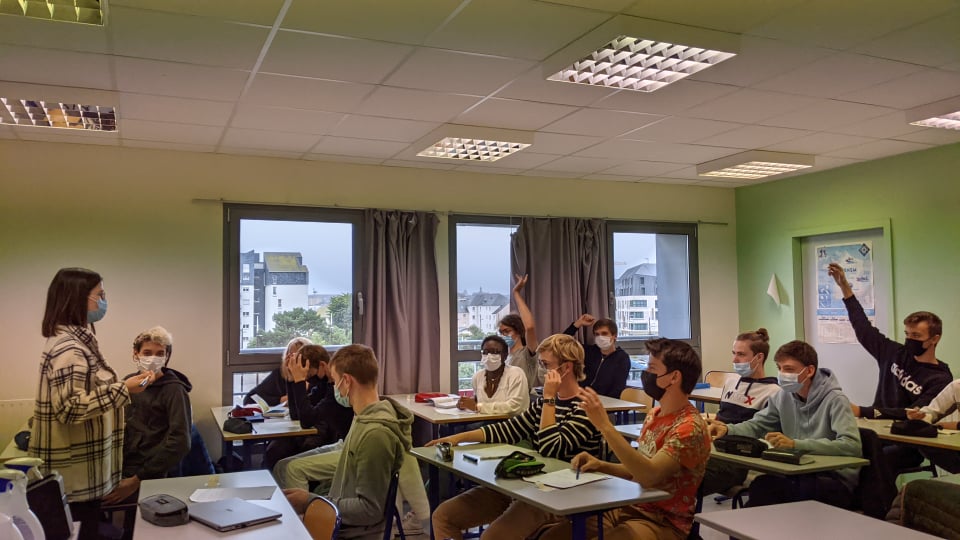 Lycée Les Rimains marquent <a href="/ErasmusDays2021/">ErasmusDay2020-2021</a> <a href="/ErasmusplusFR/">Agence Erasmus+ France / Education Formation</a> <a href="/EUErasmusPlus/">Erasmus+</a> <a href="/DDEC_35/">EC Ille-et-Vilaine</a> <a href="/acrennes/">Académie de Rennes</a> <a href="/eTwinningFrance/">eTwinning France</a> #ErasmusDays #ErasmusDays2021 <a href="/Mde_CIED_Rennes/">Maison Europe Rennes / Europe Direct</a> <a href="/LePaysMalouin/">Le Pays Malouin</a> <a href="/LeTelegramme/">Le Télégramme</a> <a href="/ouestfrance35/">Ouest-France 35</a> 
youtu.be/JRrNrVRVc5Y