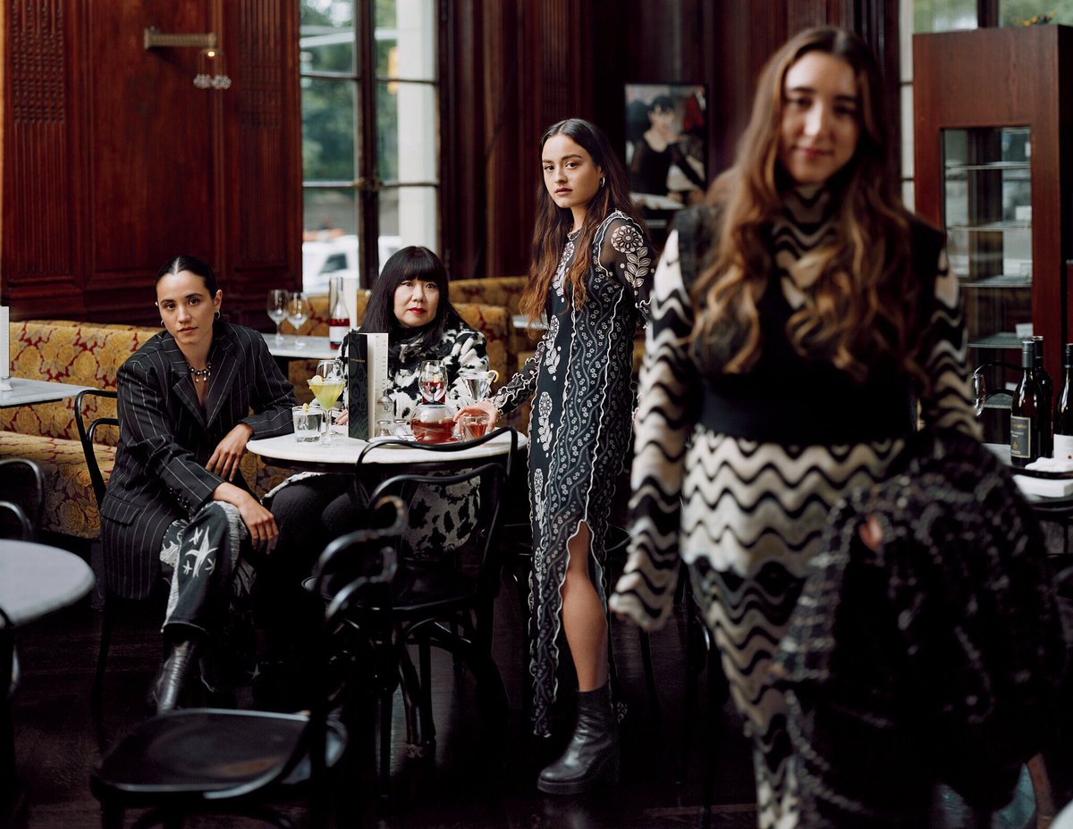 annasui's tweet photo. Anna and her three beautiful nieces, Jeannie Sui Wonders, Chase Sui Wonders and Isabelle Sui as seen in @tmagazine 2021 Greats Issue ❤️
Read the full article at @tmagazine
Written by Ligaya Mishan, photographed by Tina Barney for @tmagazine . #TGreatsIssue https://t.co/3qP5yWNlvB