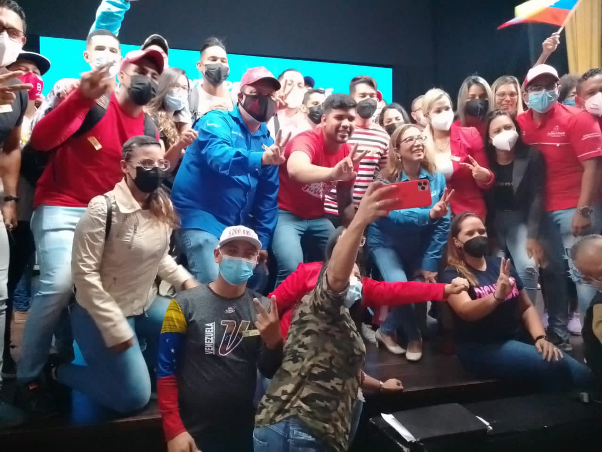 #VenezuelaTieneConQue  #LosMovimientosSocialesTienenConQue #AvvLasMayasTieneConQue <a href="/dcabellor/">Diosdado Cabello R</a>  <a href="/taniapsuv/">Tania Valentina Díaz</a>  <a href="/SierraCarlosVEN/">CARLOS SIERRA</a>  <a href="/gestionperfecta/">Carmen Meléndez</a>  <a href="/NicolasMaduro/">Nicolás Maduro</a>  <a href="/Minhvi_Oficial/">Hábitat y Vivienda</a>  <a href="/aleman72psuv/">Juan Carlos Alemán             Cuenta Oficial</a>  <a href="/DORELYSC/">DORELYS CASTELLANOS</a>  <a href="/jlrodriguez777/">#MVV HUGO CHÁVEZ</a>  <a href="/IMVillarroel1/">Moisés V</a> <a href="/ligiamarielama1/">ligiamarielamachado</a>