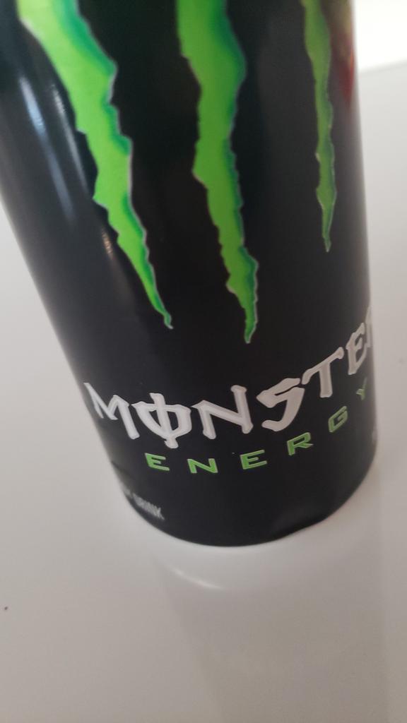 fragsoarnz's tweet photo. @MonsterEnergy hit me with that Gaming Sponsorship, ily🥴 https://t.co/4KxwZOtbQ1