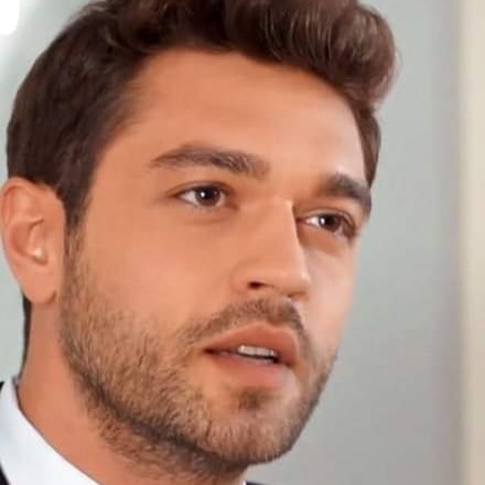 de_andic's tweet photo. Un gran actor que protagoniza una gran serie.... Nova. Emitir ya la serie protagonizada por éste actor. Se tiene que dar a conocer más en España... @de_andic @NovaTDT @antena3com @AyFurEtkinlik @FurkanandicaskF @Furwandic8 https://t.co/bYVSilrbAN