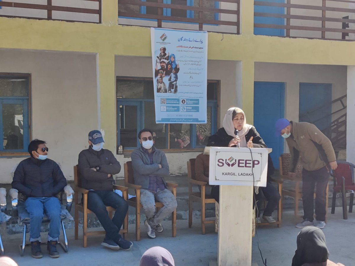 DIPR_Kargil's tweet photo. SVEEP awareness program for Special Summary Revision of Photo Electoral Rolls begins in Kargil
@lg_ladakh @santoshsukhdeve @SveepL @ECISVEEP https://t.co/MtclCK2msx