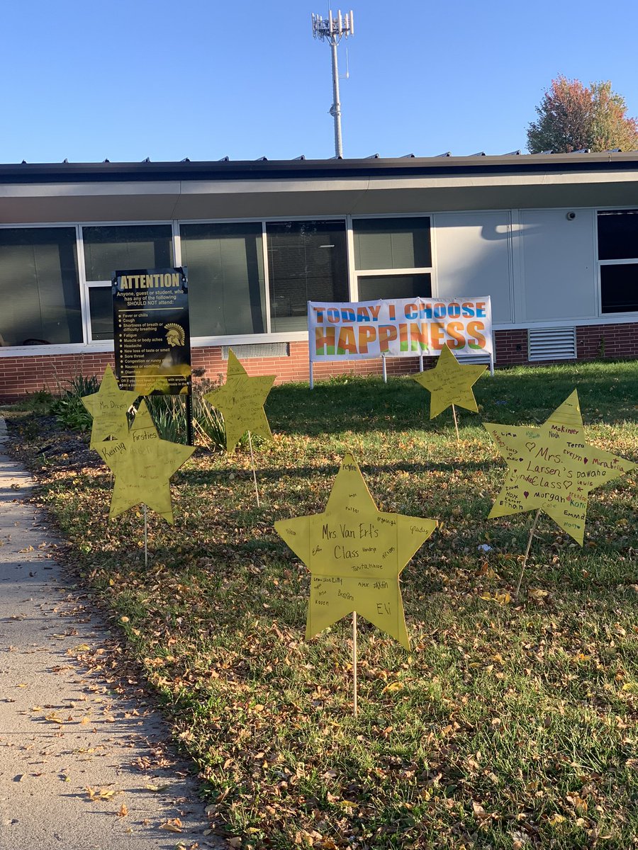 Merts5's tweet photo. Washington staff and students sure know how to make a girl feel special! #beststaff #beststudents #washingtonrocks #mademyday ⭐️ https://t.co/rNSsiutpaH