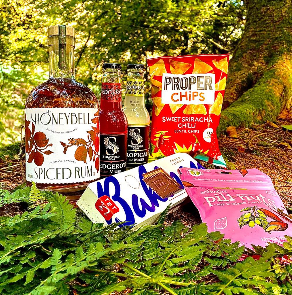 therumboxx's tweet photo. October’s Spiced Rum Boxx

@HoneybellR 
Stratford Sodas 
@PROPERCORN 
@rawandwildco 
Choco Liebniz 

Grab 25% off using MAG25 https://t.co/LwrzZQSIg5