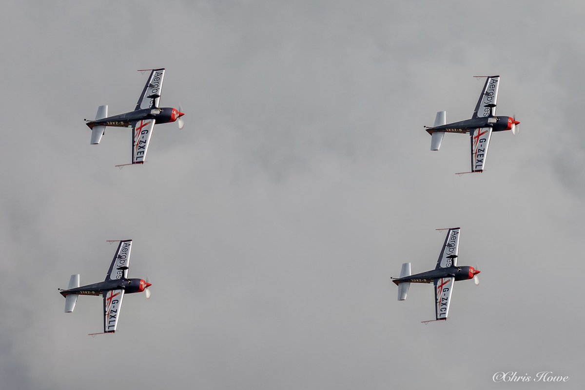 Symmetry #avgeek #aviation #aviationdaily #aviationphotography #aircraft #airshow #blades #canonaviation #duxford #extra300 #liveforthestory #megaplane #planespotting #photography #sigmauk #sigmaphoto #teamcanon @AINonline @EvansAndy234 @kirstymurphy18 @MikeLingPilot