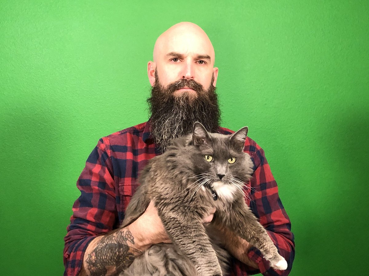 Gimli and <a href="/pizzarabbits/">Luci Verdalla</a>! Now you have a competitor: THE MOUSE and his beloved owner @DaBesJared. They will play King's Bounty II in next 20 minutes! Join them: twitch.tv/1c_entertainme… #KingsBounty #KingsBounty2