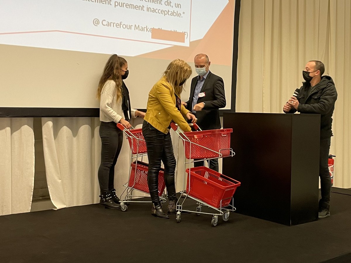 WeMorgane's tweet image. «Recevoir chaque Client comme on aimerait être reçu !»
Lors des formations NPS, chacun monte sur scène pour rejouer des irritants Clients réels. Une manière concrète de se mettre à leur place et partager les bonnes attitudes à adopter. Merci aux magasins pour leur engagement.