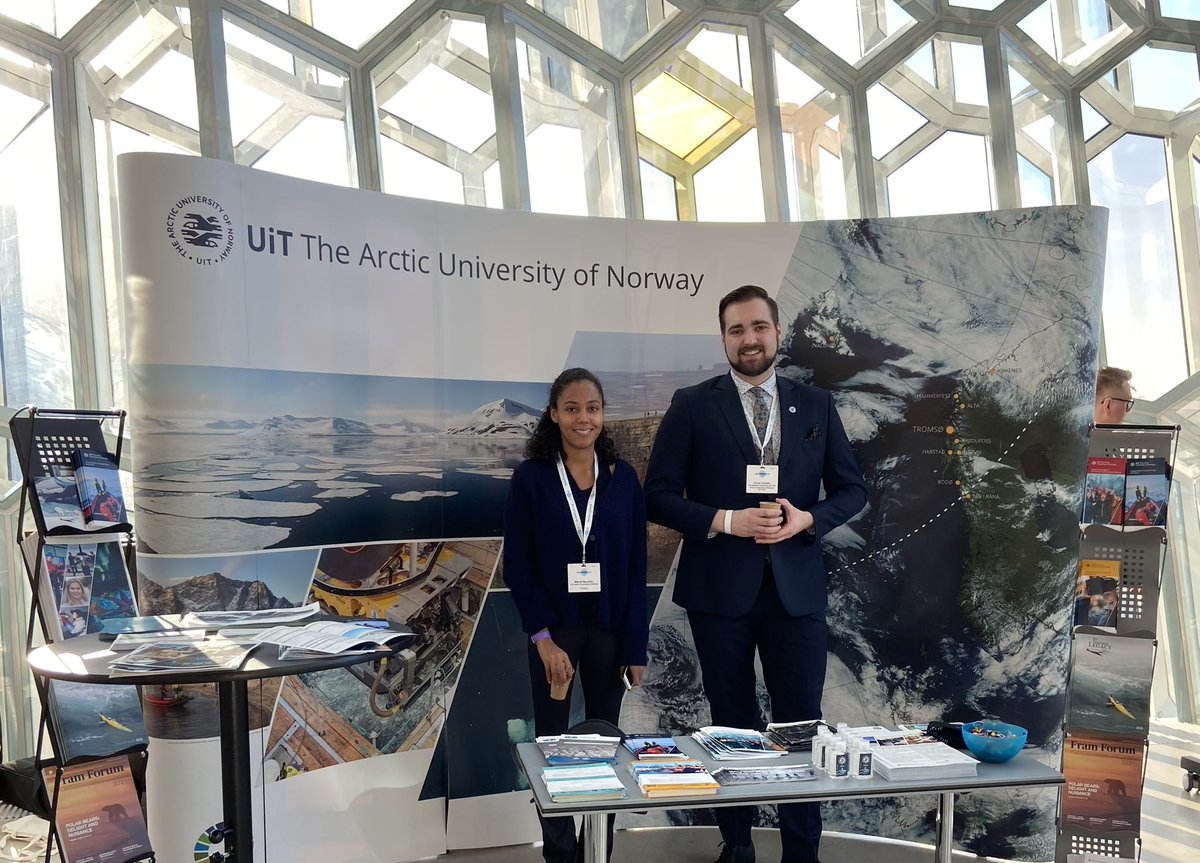 Attendees of #ArcticCircle2021: Dont’t miss out on two sessions today at the conference at 18:00 GMT: #Arctic #Innovation Lab with Méroé (left) and 9 other students, + ‘Why live in the north? Young voices in the Arctic’ with Victor (right), <a href="/UiT_DagRune/">Dag Rune Olsen</a>, <a href="/GunnarWill/">Gunnar Wilhelmsen</a> and more!