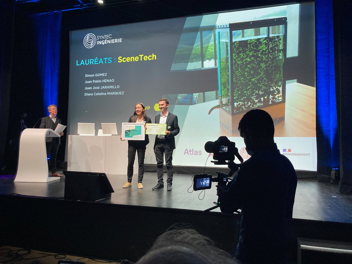 Syntec_Inge's tweet photo. #Meetinge
Une fois n'est pas coutume, le Prix du Public ET le Prix Espoirs du Prix de l'#ingénierie du Futur va à la même équipe pour le projet SCENETECH
Bravo à Diana, Simon, Juan Pablo et Juan José #étudiants à l'@eivp pour leur projet de purification de l'#air et enthousiasme https://t.co/k9jBSUXMDl
