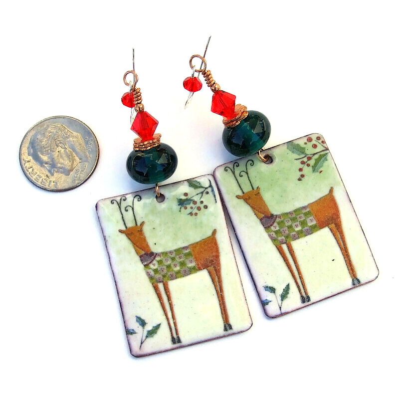 ShadowDogDesign's tweet image. New! Fun #Christmas #Reindeer Wearing Sweaters #Earrings w/ Green Lampwork &amp;amp; Red Crystals! bit.ly/3FKtcUJ via @ShadowDogDesign #ShopSmall #ReindeerEarrings #ChristmasEarrings