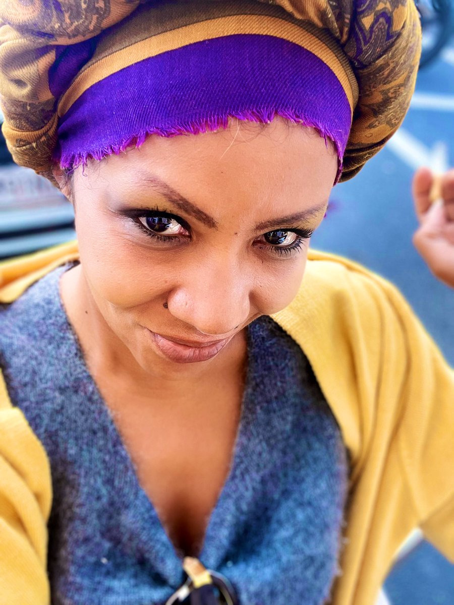 Vivien_00's tweet photo. Dopo quasi 41 anni…
(il 21 settembre 2022 saranno 41 😱😱😱)
inizio ad utilizzarlo 😍 #turbante #Kilemba #copricapo #selfie #capo #roma https://t.co/YbZ5SN5CPz