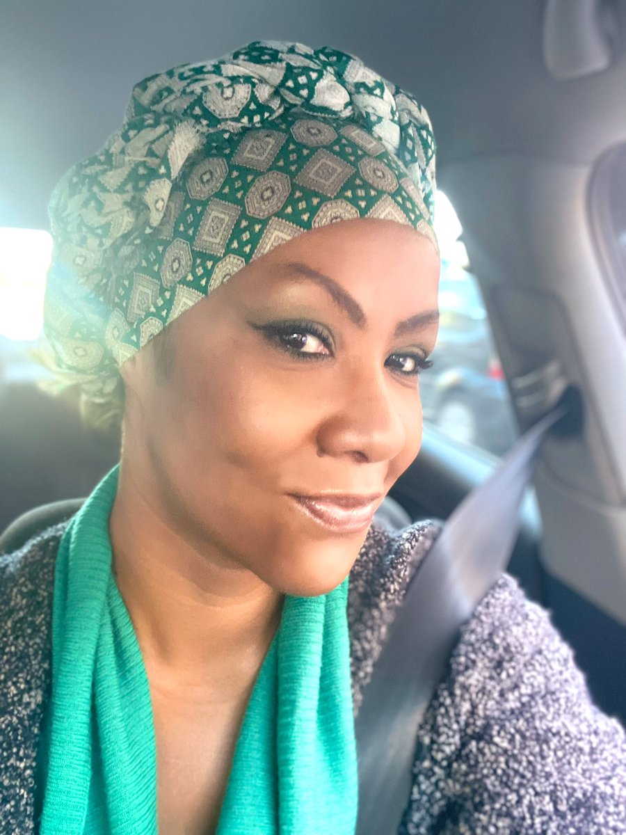 Vivien_00's tweet photo. Dopo quasi 41 anni…
(il 21 settembre 2022 saranno 41 😱😱😱)
inizio ad utilizzarlo 😍 #turbante #Kilemba #copricapo #selfie #capo #roma https://t.co/YbZ5SN5CPz