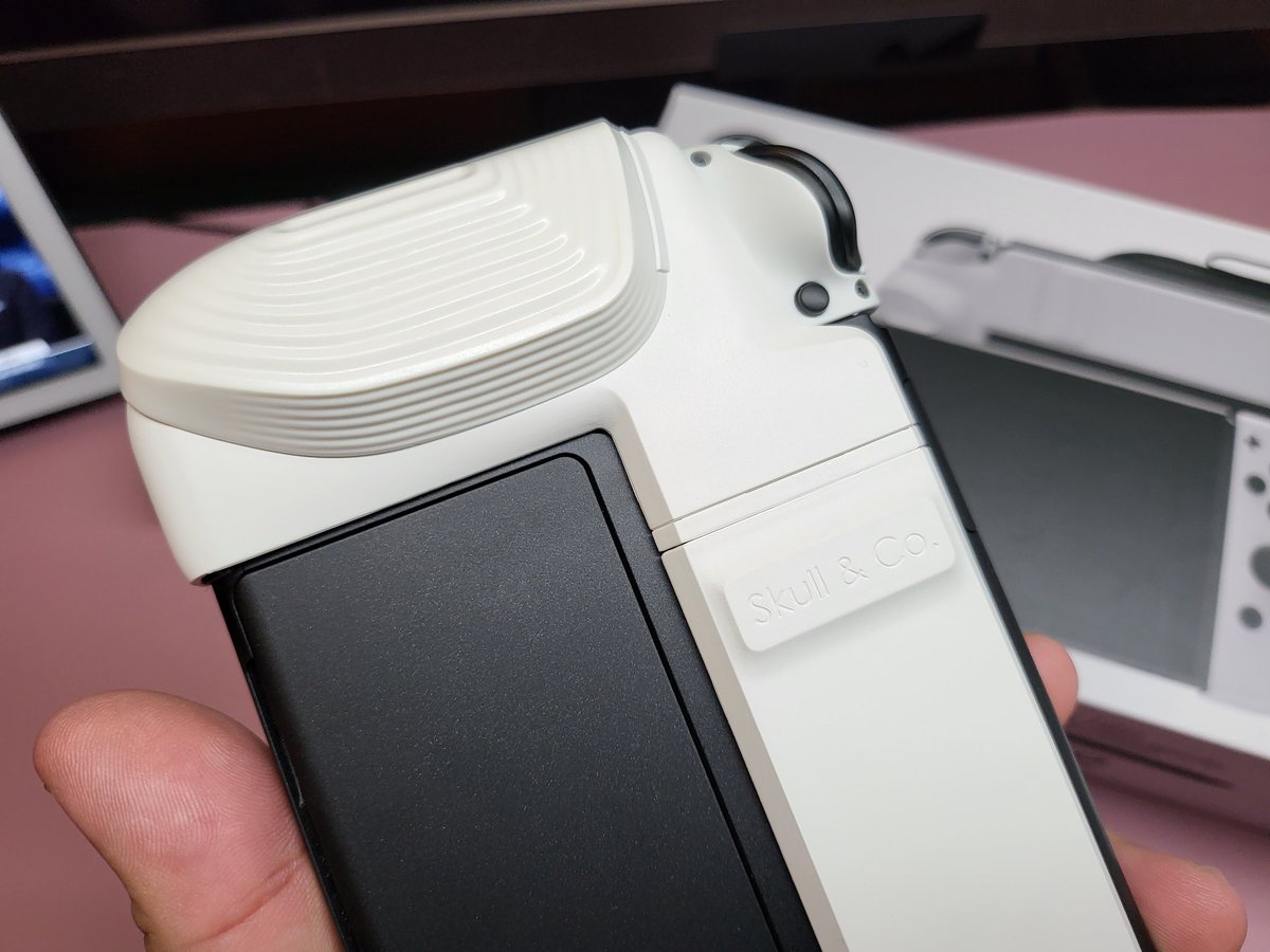 marcthegeek's tweet photo. #SkullandCo #NeoGrip for #NintendoSwitchOLED ! Video uploading soon. https://t.co/8JafcsHBZS
