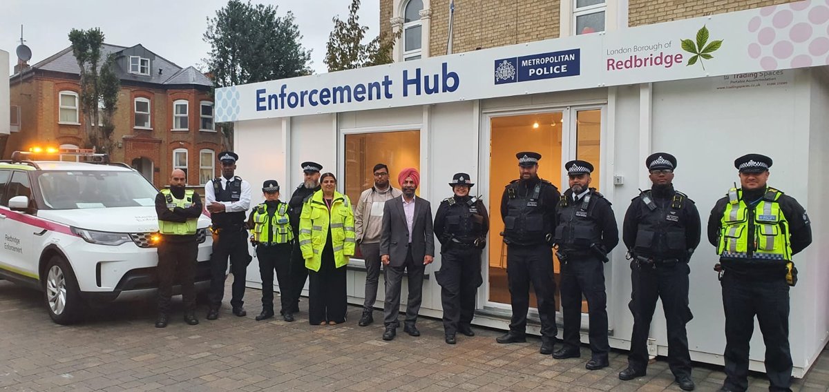 🚨 Following a successful pilot in York Road, we will be setting up 2 more enforcement hubs with one in Hainault and one in West Redbridge, giving residents the chance to speak to police and council officers face to face.

Read more ➡️  orlo.uk/mMVe1