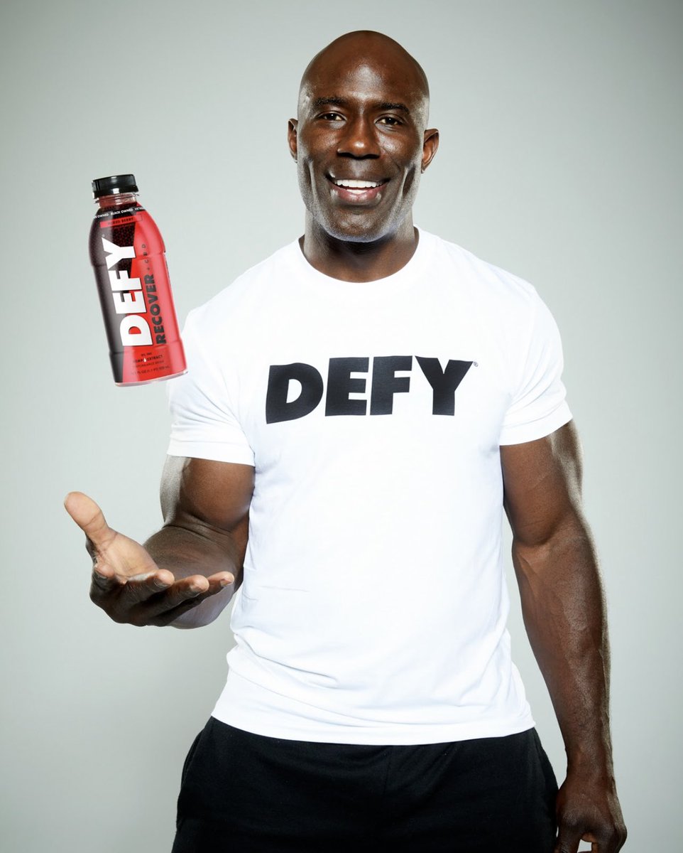 DEFY's tweet photo. He DEFY-ied his limitations and always had good hands 🙌🏾! @Terrell_Davis 

Have you tried our RECOVER + #CBD? 

https://t.co/jjAqt2txMN https://t.co/pITeYzFyYR