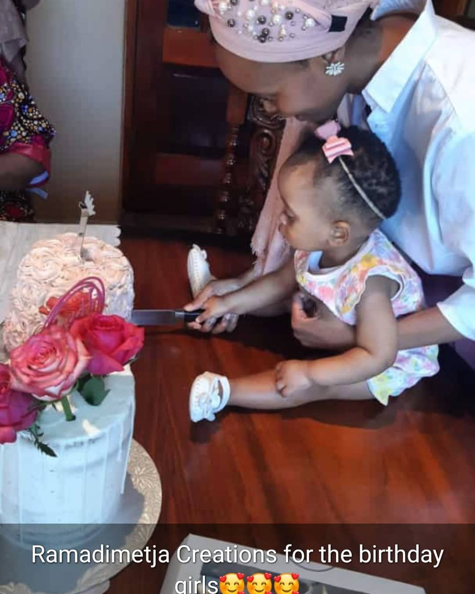 RamadimetjaCre's tweet photo. 😍😍😍😍😍Thank you for trusting us with your cakes @MasenganeK
#pta #pretoria #cakes #birthdaycake #rossetcake #1stbirthdaycake https://t.co/B4NwQoynOi