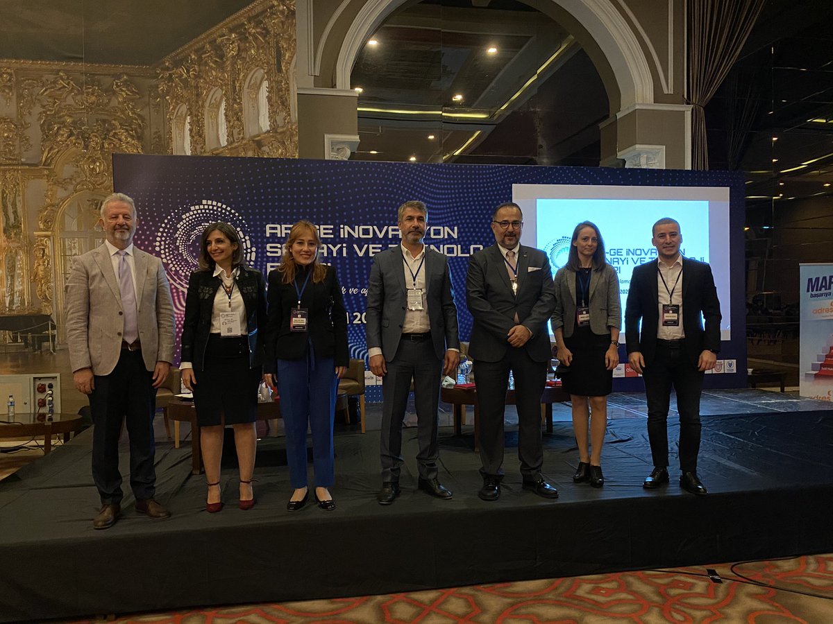 NiluferKrdlYlmn's tweet photo. Ar-Ge İnovasyon Sanayi ve Teknoloji Fuarı’nda, Moderatörlüğü’nü üstlendiğim “Nasıl Global Marka Olunur? Fikirden Ürüne Fırsatlar ve Tehditler” Panelimizde Ege Kalkınma Derneği ve 2021 Esas Expo Yönetim Kurulu Başkanımızın elinden plaketemizi aldık

Lotus Danışmanlık 💚 https://t.co/7WNvze4cMH