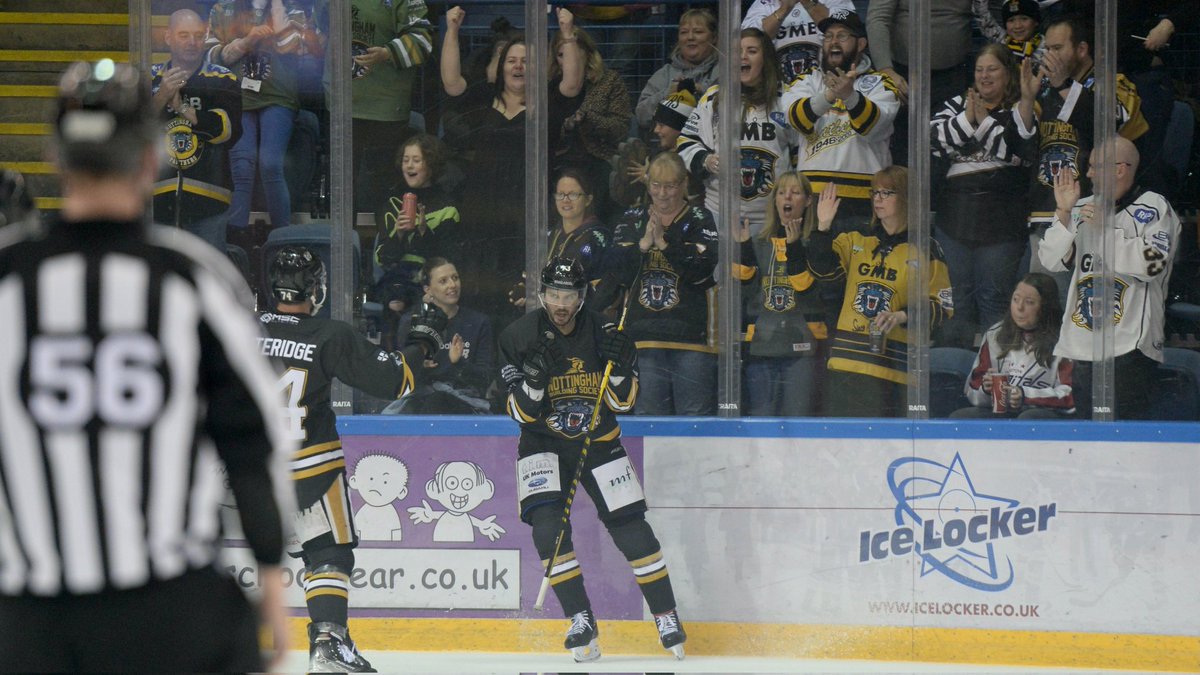 Face At The Plexi tweet media