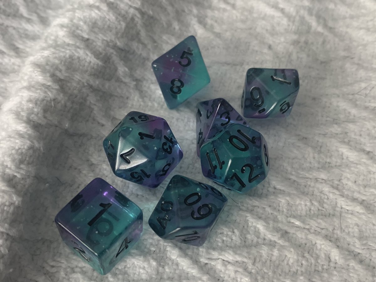I want to show off some of my @SiriusDice collection today. Cus who doesn’t love #Dice?

First up: Peacock Glowworm

I hit these with a UV light for about 15 seconds and they glowed bright enough to be seen in a partially lit room. Any light charges them.

https://t.co/ACU7s5Bx0M https://t.co/qRBddN2mmS