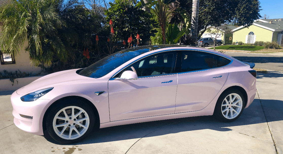 ExclusiveSedan's tweet photo. Picture this... our specialty picture cars are perfect for your next motion picture 🎥
Take a look at some of our luxury vehicles such as a Custom Pink Tesla, Limerock Green Corvette, or our PCW-Rolls Royce Phantom Stretch Limousine! ✨ 
https://t.co/hJEjXx0zqq https://t.co/iqRuHtTqaC