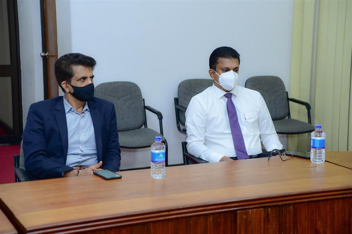 Oshada_S's tweet image. Legal clearance milestone formalised for number portability on which all service providers were provided the go ahead to proceed to implementation phase by setting up central clearing house facility #lka #Numberportability #trcsl