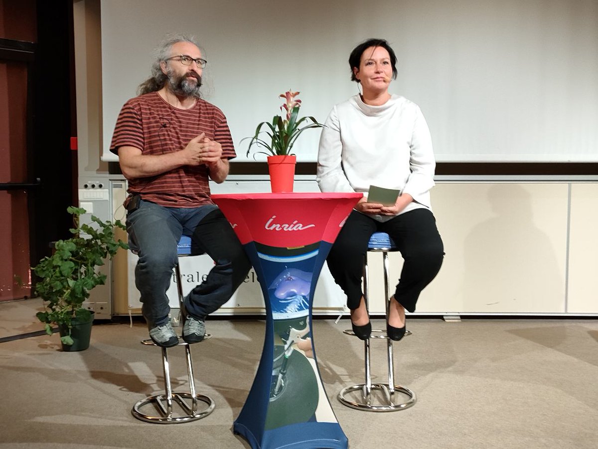 Inria_Nancy's tweet photo. Le public était de nouveau au rdv pour cette 2nde représentation du #ProcèsDuRobot 🤩 Ce format aura permis d'alimenter de nombreuses réflexions autour de l'#IA 🤖Merci à tous les acteurs de ce beau projet 👏 @Inria @Univ_Lorraine @labo_Loria @JDS_Production @Science_and_you https://t.co/Zqsb6oAv9z