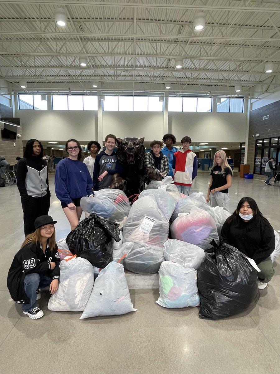 blainebpa's tweet photo. We collected 316 coats for @PilgrimCleaners 36th Annual Coats for Kids Drive. Thank you to everyone that donated this year! We appreciate all the support for this cause! @BlaineHS @BlaineCEMS @AHSchools @mnbpa @region4BPA @National_BPA #bpacares #bpaallday #gobeyondyourlimits https://t.co/Gmc2UQG6v0