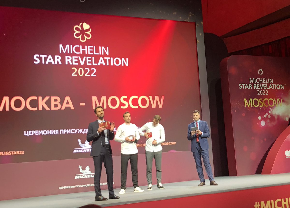 Pues para 50 Best White Rabbit será el 13º del mundo pero Michelin le da una sola estrella (hay 7 en Moscú) y le coloca dos restaurantes con dos estrellas, entre ellos Twins Garden de los hermanos Berezutskiy del que me hablan muy bien.