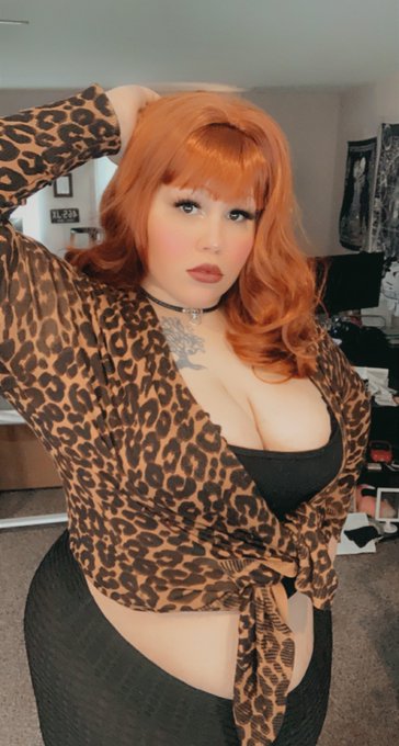 Peggy Bundy? More like Peg-Me Bundy, am I right? https://t.co/Fjihv2ldqy<a href="/tag/mvsales"class="tags"><span>#mvsales</span></a>