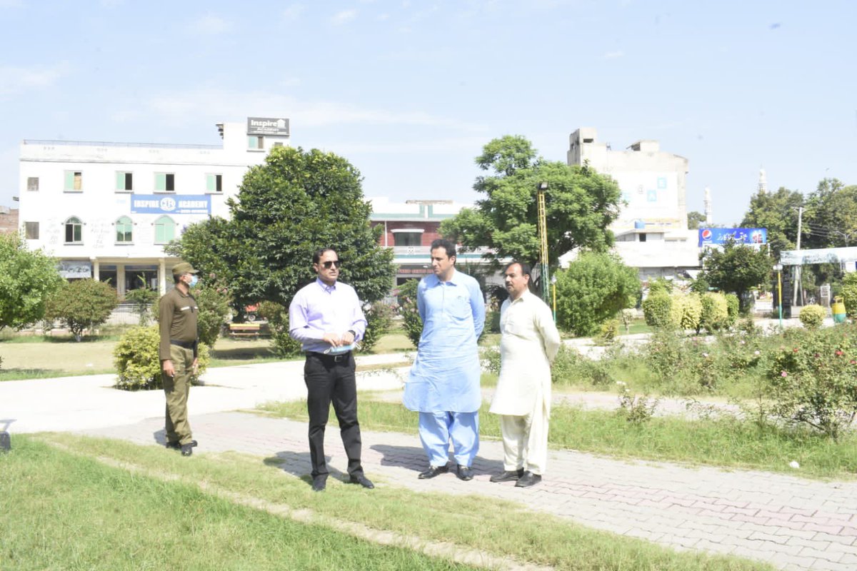 DCMBDin1's tweet photo. Maintainance and beautification of public parks is important 
@MashwaniAzhar @CS_Punjab @CommissionerGu3 https://t.co/xdhAYJBXdb