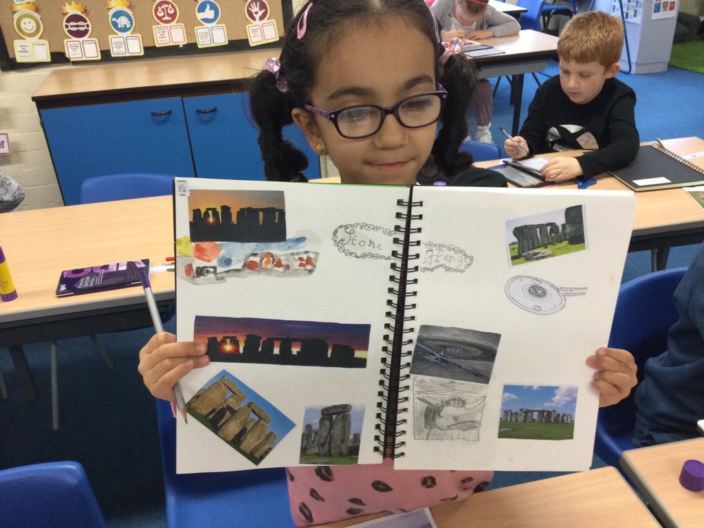 LSTClass07's tweet photo. More Stone  Henge  art! #STPSart https://t.co/yisqaBPyGD