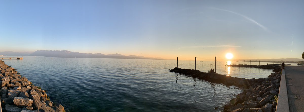 Hello #Runners
C’est le week-end &amp; pour le commencer, petite sortie d’après boulot au bord du #LacLeman à #Lausanne. 3 semaines de folie pour le <a href="/LsnMarathon/">Lausanne Marathon</a> entre le 13/10 et le 3/11 en virtuel sur 10 &amp; 21.097 Kms! 
#NoRunNoFun #NRC #HokaOneOne #TeamRunning #ThursdayMotivation
