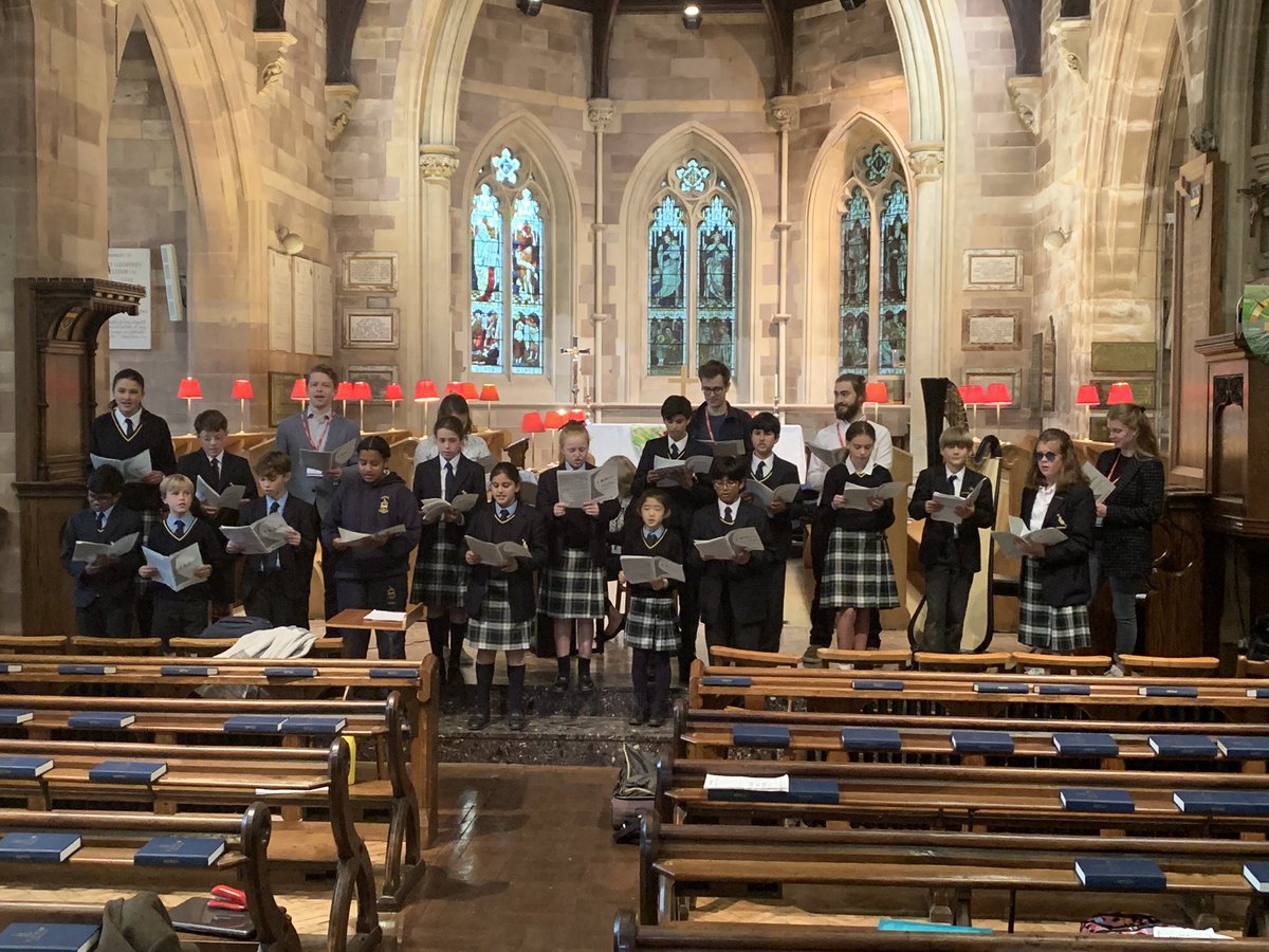 ReptonMusic's tweet photo. A superb afternoon of workshops with @TenebraeChoir. Here is Nigel working with our basses! Concert at 7.30pm not to be missed! @ReptonSchool @ReptonPrep https://t.co/sSHuSSWFmj