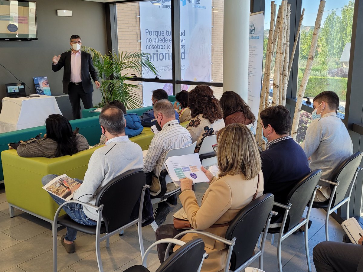 herber_silvia's tweet photo. Focus Groupon de Salud con los agentes de La Rioja en el hospital Viamed Los Manzanos @AXASegurosEs Motivadora y retador jornada, aprovechando oportunidades y compartiendo buenas prácticas #Salud #AgentesAXA https://t.co/pxk8NkakjZ