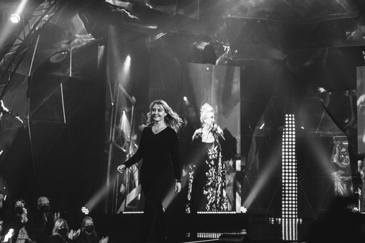 RinguetChantal's tweet photo. Mon entrée en scène ce soir sur le plateau de @lasemainedes4julie 💥
#alysrobiaeteformidable #livresQA #AlysRobi https://t.co/6QtD3TsPO5