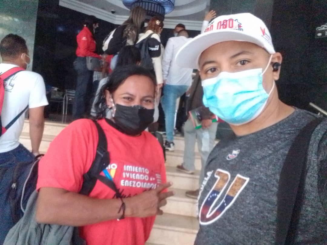 #VenezuelaTieneConQue #LosMovimientosSocialesTienenConQue #AvvLasMayasTieneConQue <a href="/dcabellor/">Diosdado Cabello R</a>  <a href="/taniapsuv/">Tania Valentina Díaz</a>  <a href="/SierraCarlosVEN/">CARLOS SIERRA</a>  <a href="/gestionperfecta/">Carmen Meléndez</a>  <a href="/NicolasMaduro/">Nicolás Maduro</a>  <a href="/Minhvi_Oficial/">Hábitat y Vivienda</a>  <a href="/JackiePSUV/">Jacqueline Faria</a>  <a href="/aleman72psuv/">Juan Carlos Alemán             Cuenta Oficial</a>  <a href="/DORELYSC/">DORELYS CASTELLANOS</a>  <a href="/ligiamarielama1/">ligiamarielamachado</a> <a href="/jlrodriguez777/">#MVV HUGO CHÁVEZ</a> <a href="/IMVillarroel1/">Moisés V</a> <a href="/jhoagaby/">Jhoanna G Carrillo M</a>