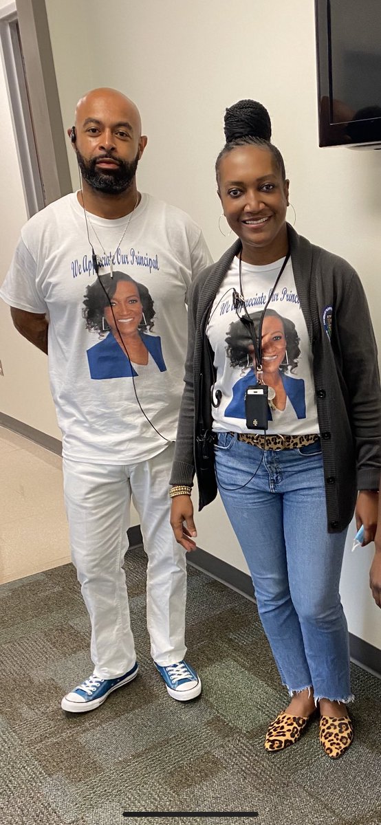 Leigha_Curry7's tweet photo. Itโs #NationalPrincipalsMonth! @lockhartES is #wildabout @cameshiadawn! #ThankAnHISDPrincipal #ESO3 #ExecutingExcellenceEverday https://t.co/VflHfSGljX