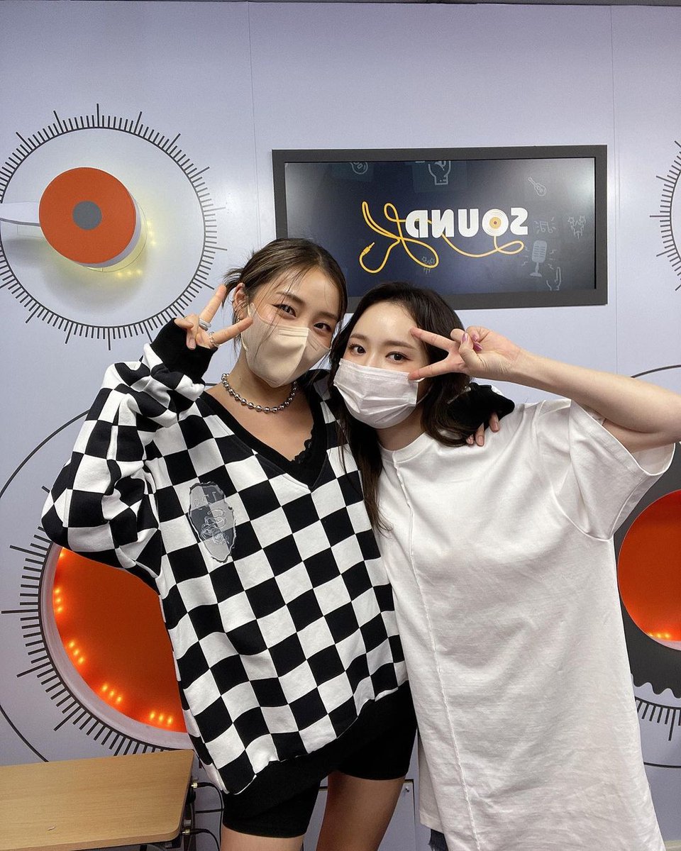 lacozone's tweet photo. they're so cute 🥺 https://t.co/aH6cHNaVJg