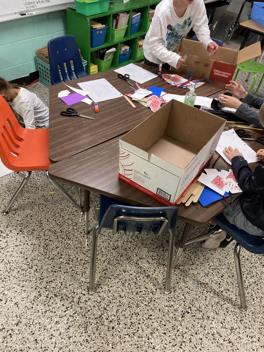 mtruslow_'s tweet photo. 3rd grade @SpotswoodElem #SCOPESquad working on their maze design challenge! https://t.co/7V219RkZUJ