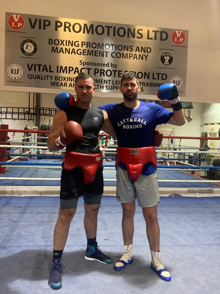 Big thanks to this fella @rocky_fielding  for the past weeks sparring more top rounds in the bank today 🥊, Get intouch for tickets 5th November Olympia 💙<a href="/vipboxing/">VIPboxing</a> <a href="/SteveWoodVIP/">Steve Wood</a> <a href="/derrymathews23/">derry mathews</a>