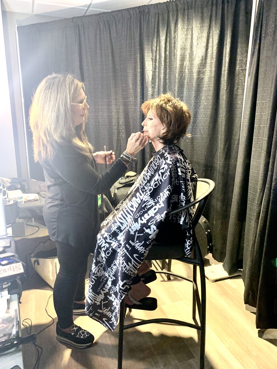 MakeUpAmericaUS's tweet photo. A behind the scenes peek by #MakeupbyCindyRich at the #AllStarSalute to @theLeeGreenwood. Look how beautiful #DeanaMartin, #RhondaVincent & #DebbieBoone look with our fabulous lipstick ๐
#DoGoodLookGreat #AmericasBeautyBrand #MadeinAmerica #40YearsofHits #ProudtobeanAmerican https://t.co/AKEXDUiLQC