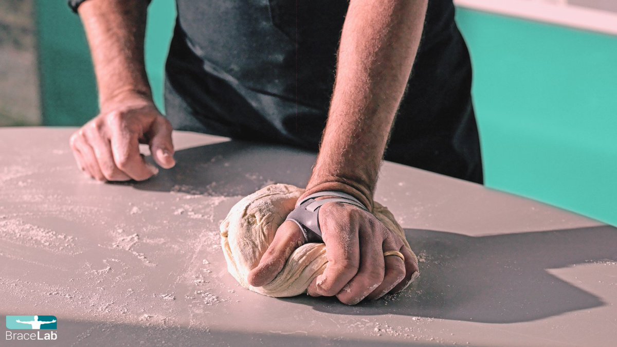 bracelab's tweet photo. The Push #MetaGrip stabilizes your #thumb #CMC joint, while still giving you the mobility you need to make your favorite dessert on #NationalDessertDay . Did someone say homemade cookies? 🍪
#thumbcmc #thumbcmcbrace  #osteoarthritis  #handtherapy #CHT #occupationaltherapy https://t.co/KqIW2KEnWw